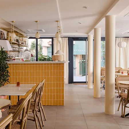 Alfred Centre Wilson - Renove 3*