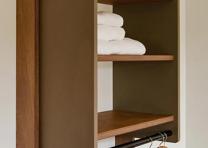 Alfred Centre Wilson - Renove Отель 3*