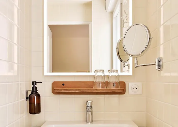 Отель Alfred Centre Wilson - Renove 3*